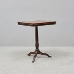 1501 8448 PEDESTAL TABLE